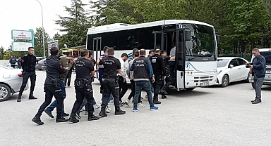 Karaman'da Şafak Operasyonunda Gözaltına Alınan 10 Kişiden 8'i Tutuklandı