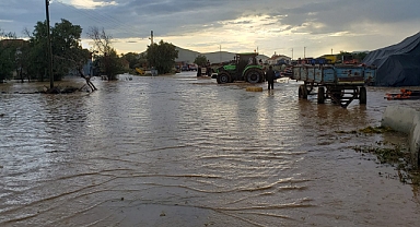 Karaman'da sağanak yağış nedeniyle köyde taşkın oluştu