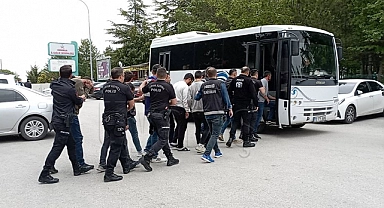 Karaman'da uyuşturucu satıcılarına şafak operasyonu: çok sayıda şüpheli yakalandı