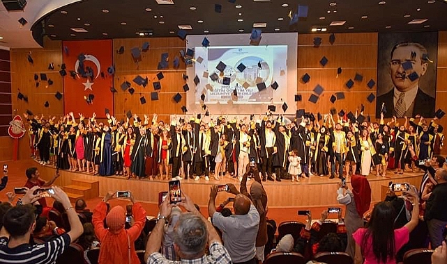 KMÜ’de Mezuniyet Törenleri sona erdi