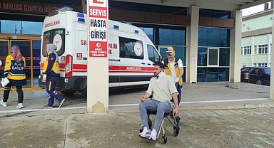 Otomobillerin çarpıştığı kazada 2 kişi yaralandı