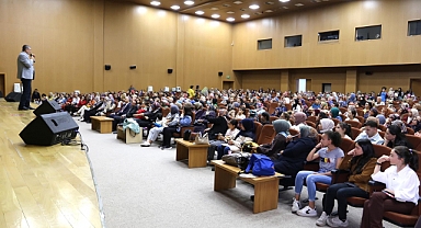 Ünlü yazar Alişan Kapaklıkaya Karaman’daydı