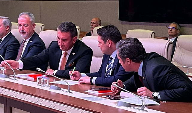 Ünver'e Çifte Görev
