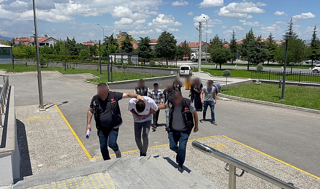 Uyuşturucu Satıcıları Şehre Giremeden Yakayı Ele Verdiler