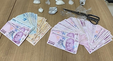 Uyuşturucu ticareti yaptıkları iddiasıyla 5 şüpheli tutuklandı