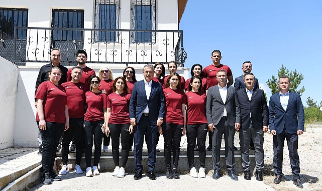 Vali Akkoyun, Olimpiyat Şampiyonu Kadın Goalball Milli Takım Kampına ziyaret