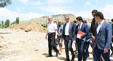 Vali Akkoyun sel bölgesinde incelemelerde bulundu