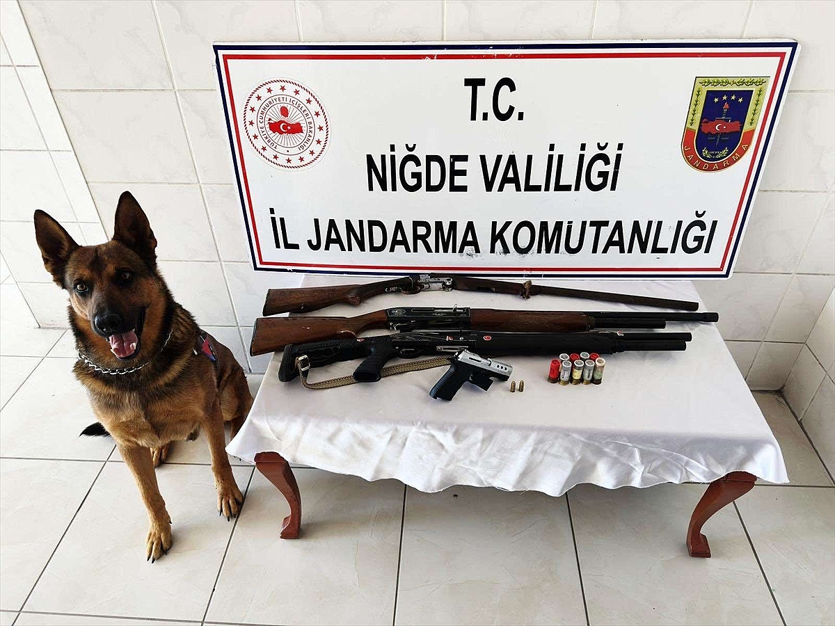 1 kilo 580 gram esrar ele geçirildi