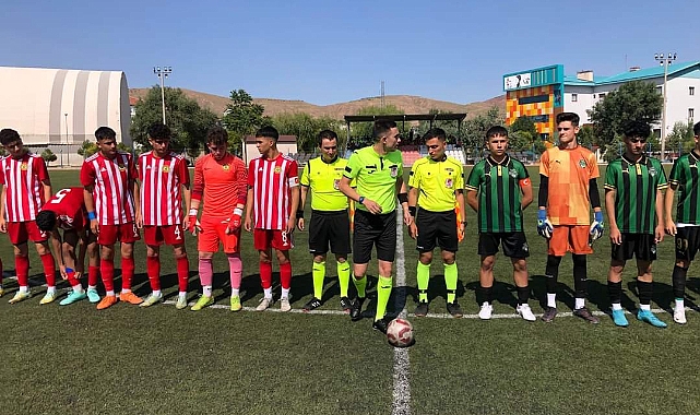 Başakspor Sivas Yolspor'u 2-1 mağlup etti