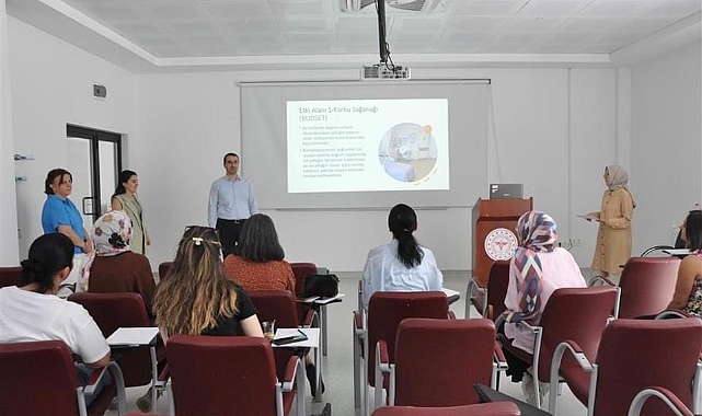 Ebe ve hemşirelere Doğuma hazırlık eğitimi verildi