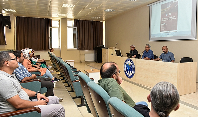 ’Geçmişten Günümüze Darbeler ve 15 Temmuz’ konulu panel düzenlendi