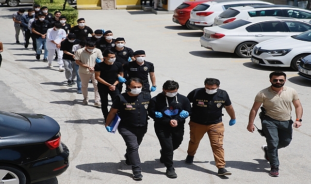 İki grup arasında çıkan silahlı kavgada 3 kişi yaralandı