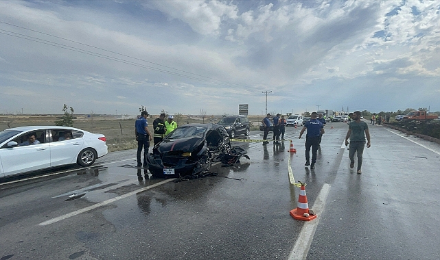 İki otomobilin çarpışması sonucu 1 sürücü öldü