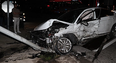 İki otomobilin çarpışması sonucu 6 kişi yaralandı