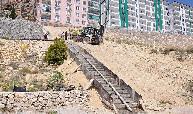 İlçenin Merdivenleri Yenilendi