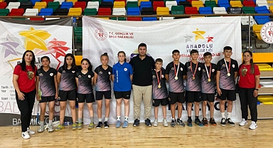 Karaman Analig Badminton Takımı Çankırı’da Yarı Final Biletini Kaptı