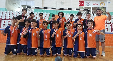 Karaman ANALiG Hentbol takımı yarı finalde