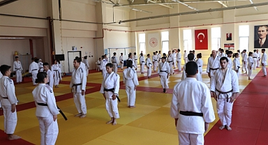 Karaman'da Judo siyah kuşak kurs ve sınavı başladı