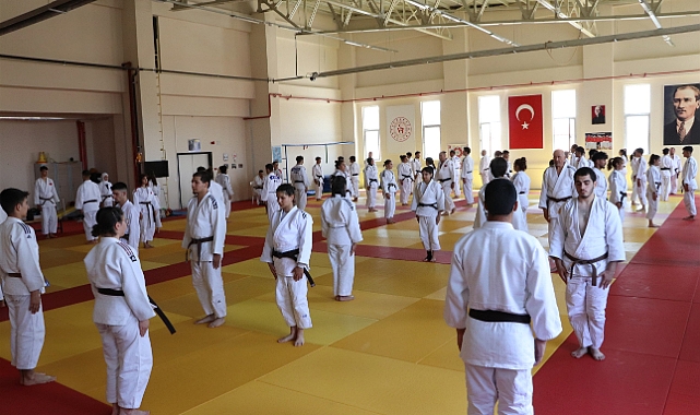 Karaman'da Judo siyah kuşak kurs ve sınavı başladı