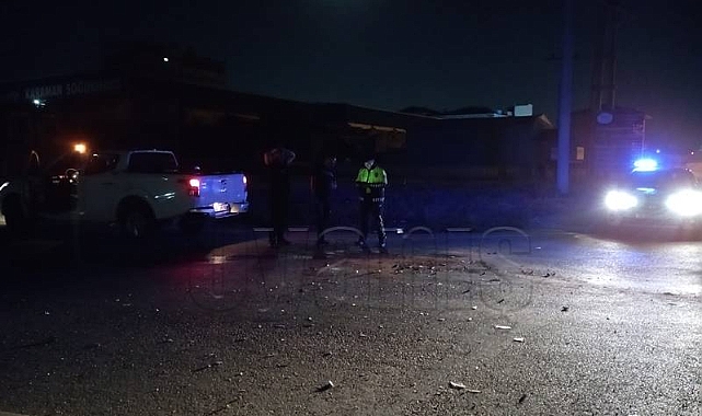 Karaman'da otomobil tıra çarptı: 5 yaralı