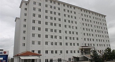 Karaman'da Yurtlarda Kalan Depremzedeler Memleketlerine Geri Dönmeye Devam Ediyor