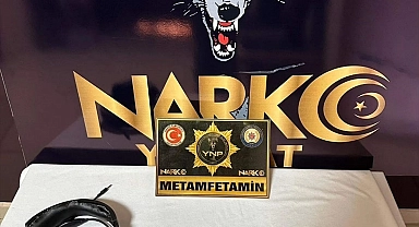 Kulaklıkla uyuşturucu madde taşıyan şüpheli tutuklandı