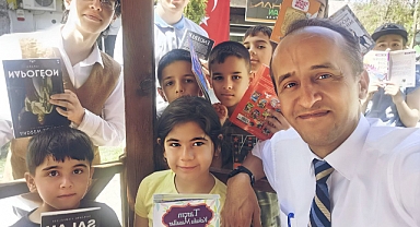 Öğrenciler tatilde de kitap okumaya devam ediyor