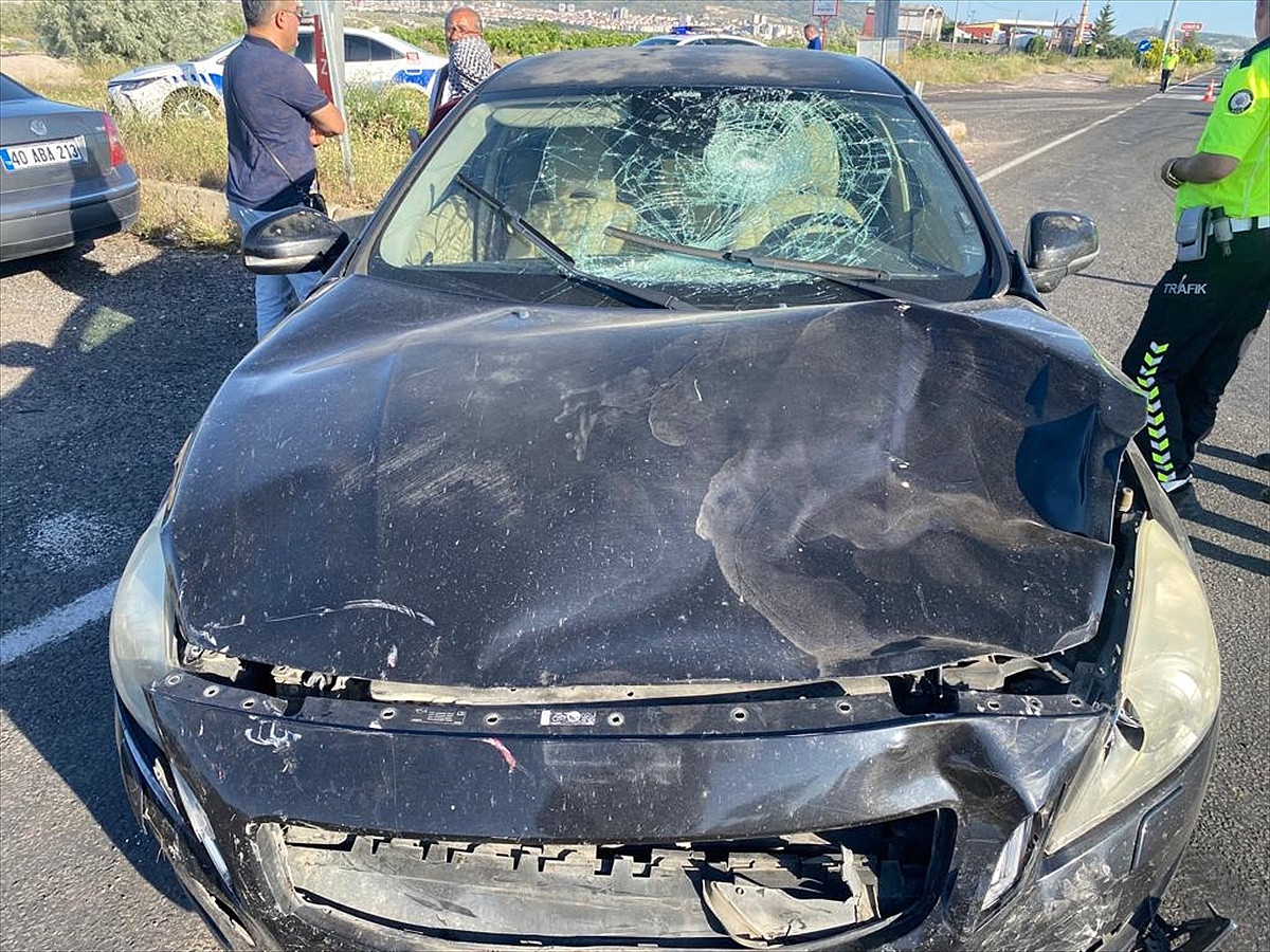 Otomobil ile motosikletin çarpıştığı kazada 1 kişi öldü, 2 kişi yaralandı