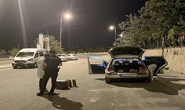 Otomobildeki çakmak gazı tüpünün patlaması sonucu 4 kişi yaralandı