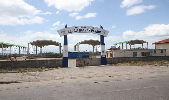 Şap hastalığı sebebiyle hayvan pazarı kapatıldı