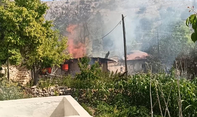 Taşkale Köyünde çıkan yangın korkuttu