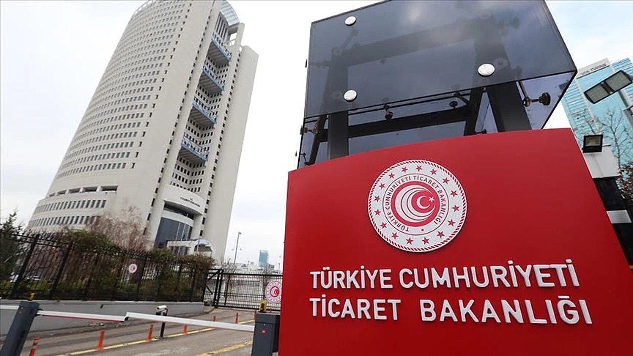 Ticaret Bakanlığından ikinci el araç satış ilanlarında "sıfır atarak" tüketiciyi aldatanlara uyarı: