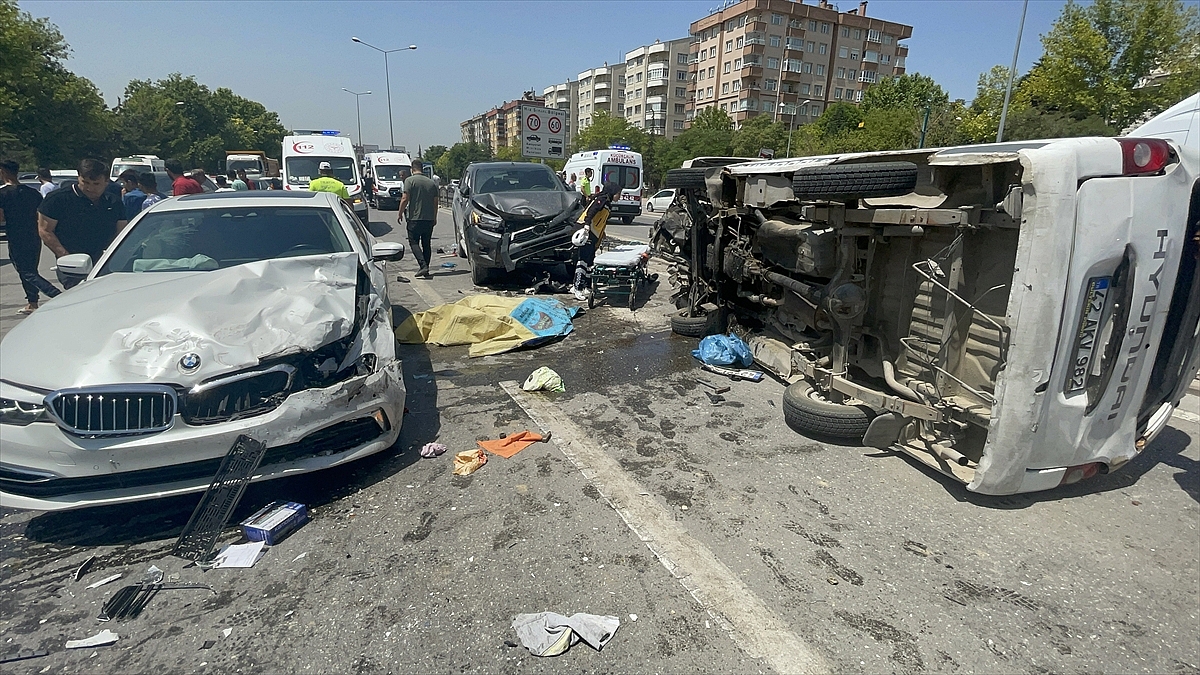 Trafik kazasında 1 kişi öldü, 4 kişi yaralandı