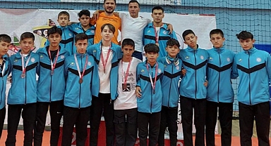 Analig Güreş’te Kerim Abdollahi Türkiye Şampiyonu Oldu