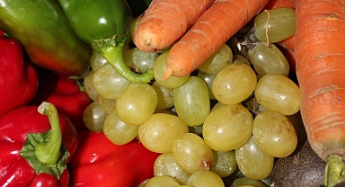 Aşırı sıcaklara karşı su, süt, sebze ve meyve tüketin önerisi