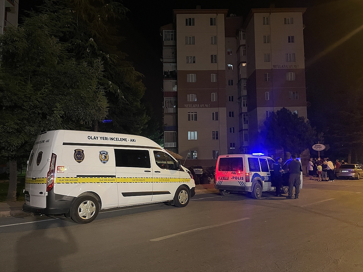 Balkondan düşen kişi ağır yaralandı