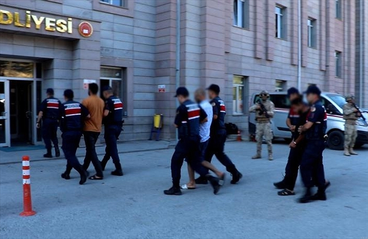DEAŞ operasyonunda yakalanan 4 şüpheli tutuklandı