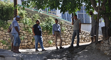 Ermenek Belediyesi Sokak Zeminlerini Betonla Yeniliyor