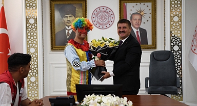 Gönüllü Gençlerden Vali Sarıibrahim'e Ziyaret