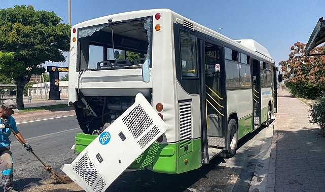 Halk otobüsü ile kamyonetin çarpıştığı kazada 5 kişi yaralandı