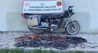 Kablo hırsızlığı yaptıkları iddiasıyla 2 şüpheli yakalandı