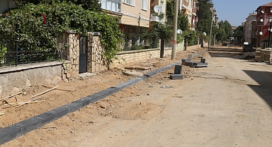 Kaldırım Çalışmaları Valide Sultan Mahallesi'nde