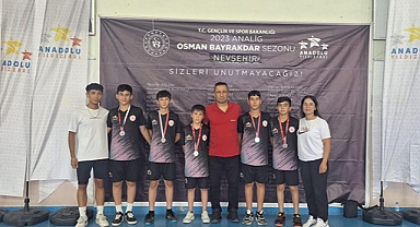 Karaman Analig Erkek Badminton Takımı Final Biletini Kaptı
