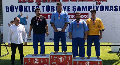 Kuşak Güreşinde Karaman Başarısı! Arslan, Türkiye Şampiyonu Oldu