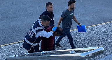 Karaman'da kimliğini çaldıkları gurbetçinin banka hesabından para çeken 2 zanlı tutuklandı