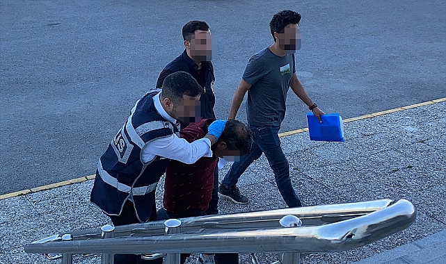 Karaman'da kimliğini çaldıkları gurbetçinin banka hesabından para çeken 2 zanlı tutuklandı