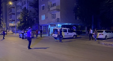 Karaman'da tüfeğin dipçiğiyle yaraladığı eşini rehin alan şüpheli gözaltına alındı