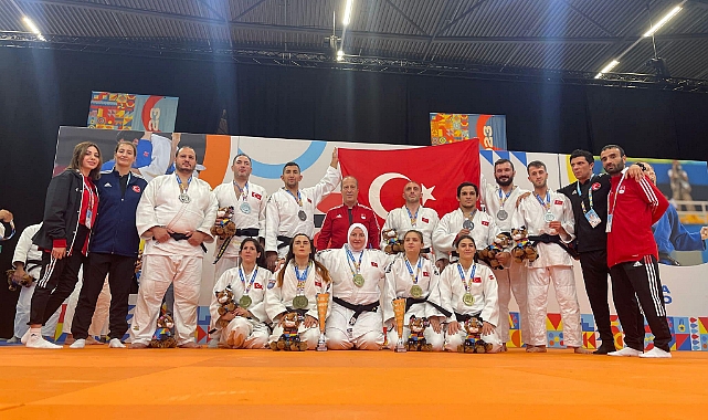 Karamanlı Sporcunun da Olduğu Judo Kadın Milli Takımı Avrupa Şampiyonu Oldu