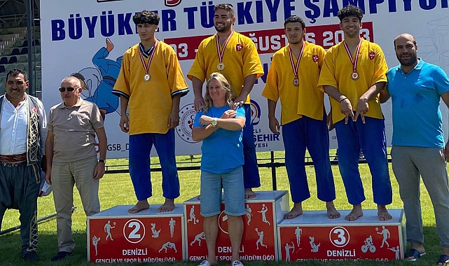 Kuşak Güreşinde Bir Madalyada Eren Koçak'tan