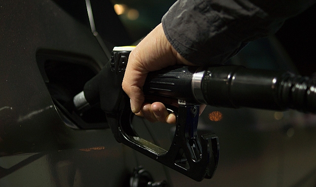 Motorine zam geliyor! Bu gece pompaya yansıyacak
